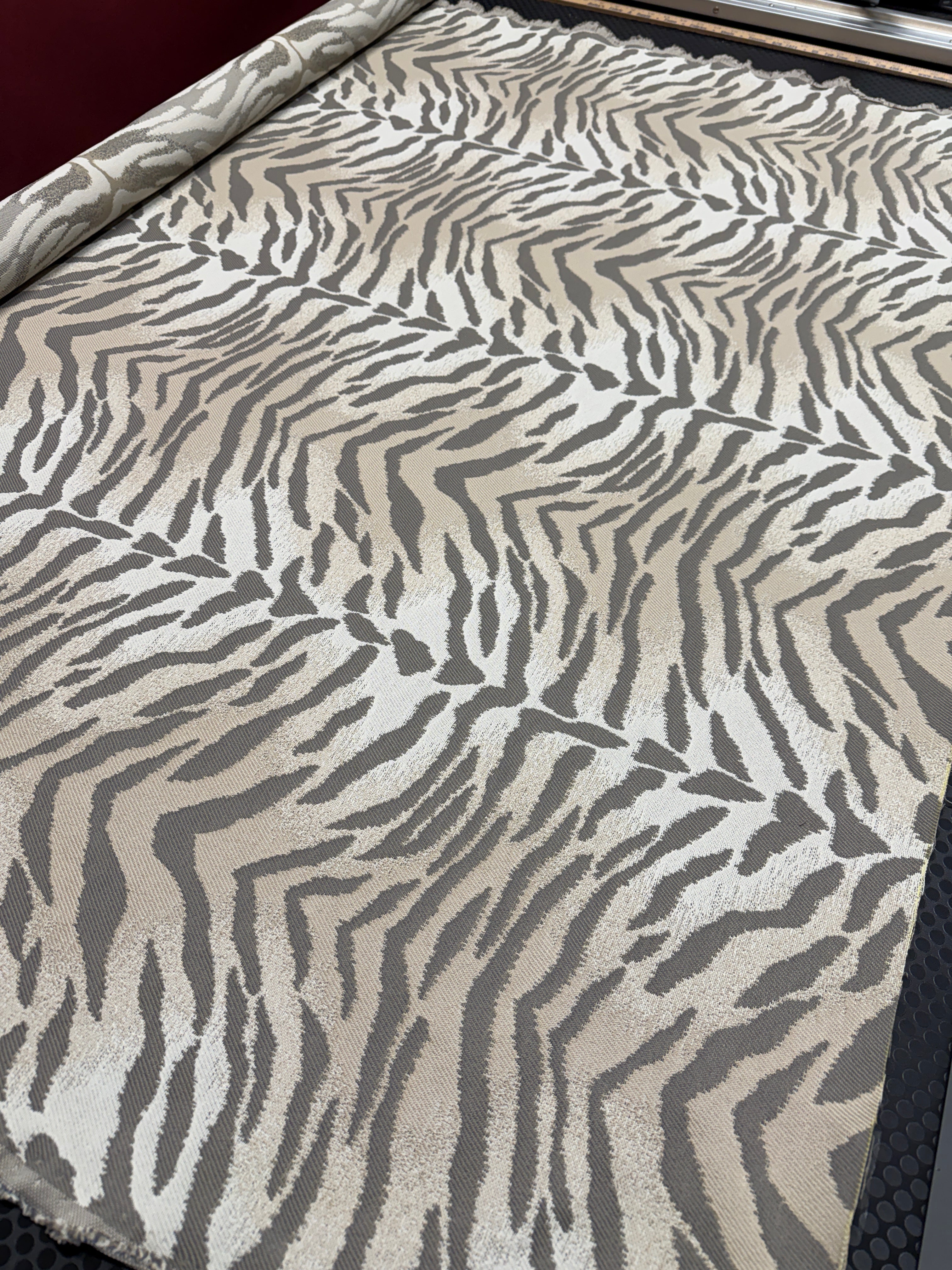 0456 Fabric Zebra Taupe