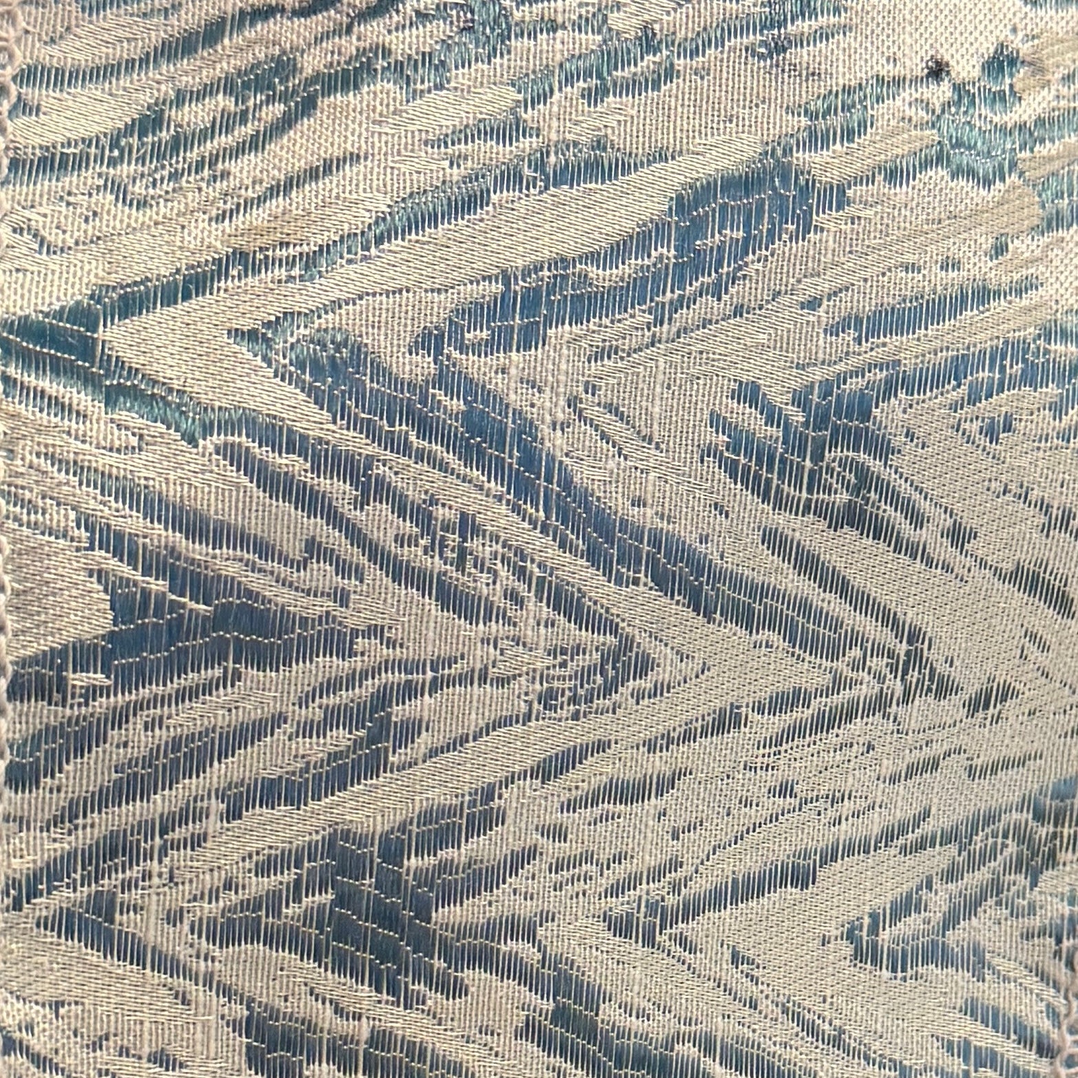 0284 Fabric BeigeBlue Cascade