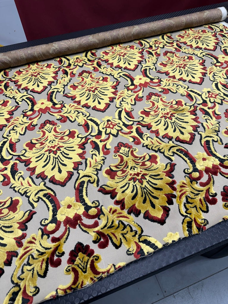 0433 Regal Embossed Floral