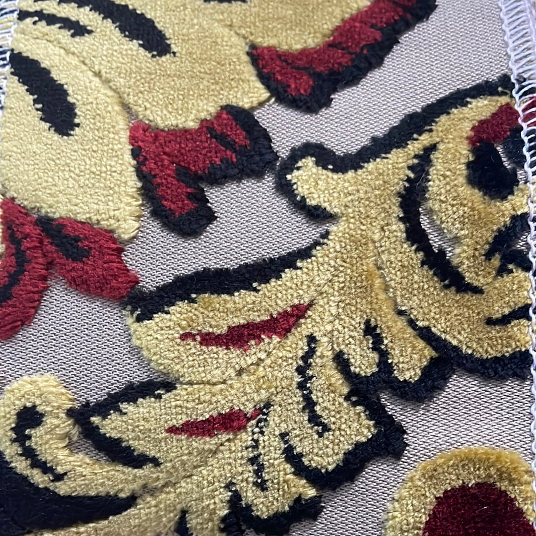 0433 Regal Embossed Floral