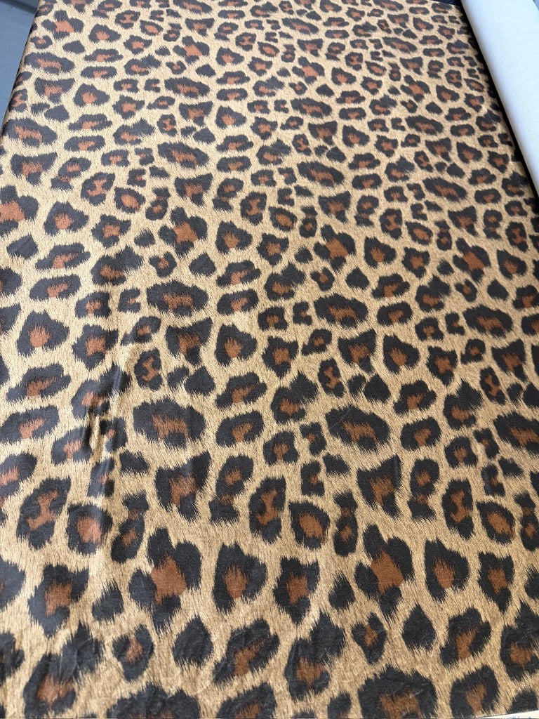 0476 Fabric Wild Leopard Print