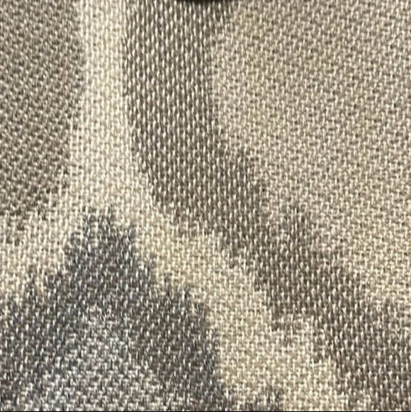 0295 Empire Dove Fabric 45837-0002