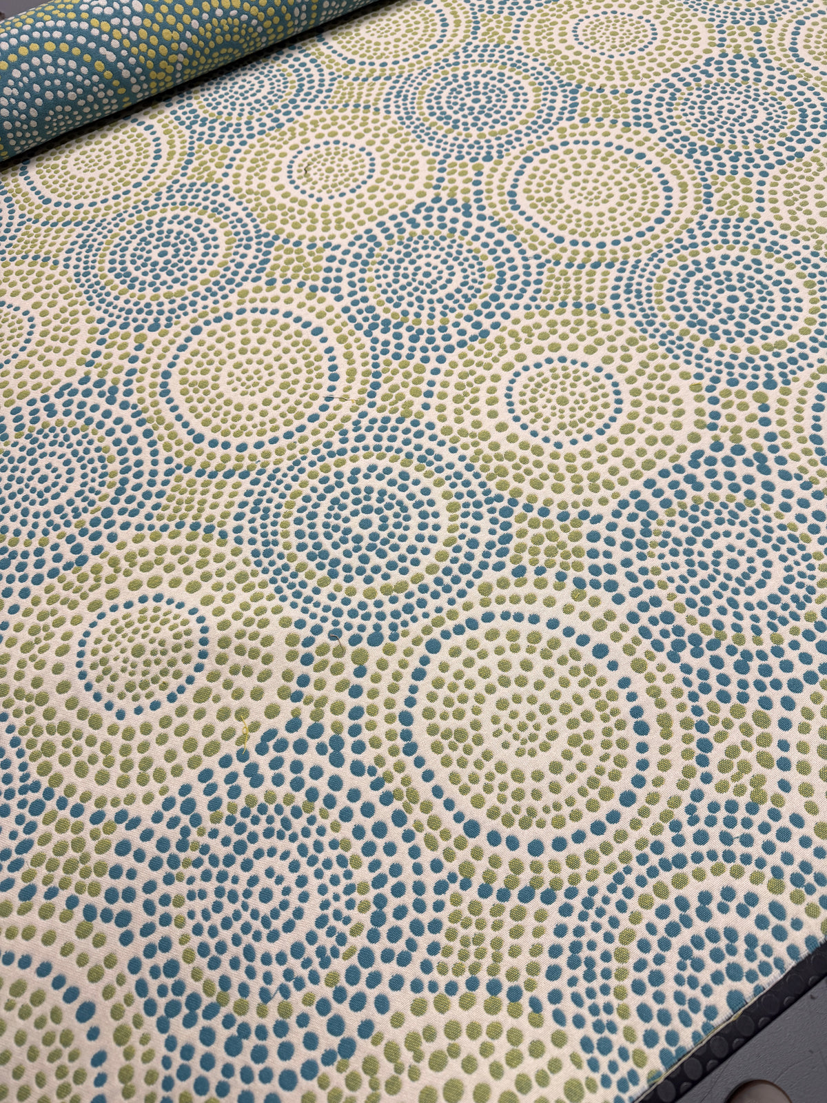 0551 Retro Dots Fabric