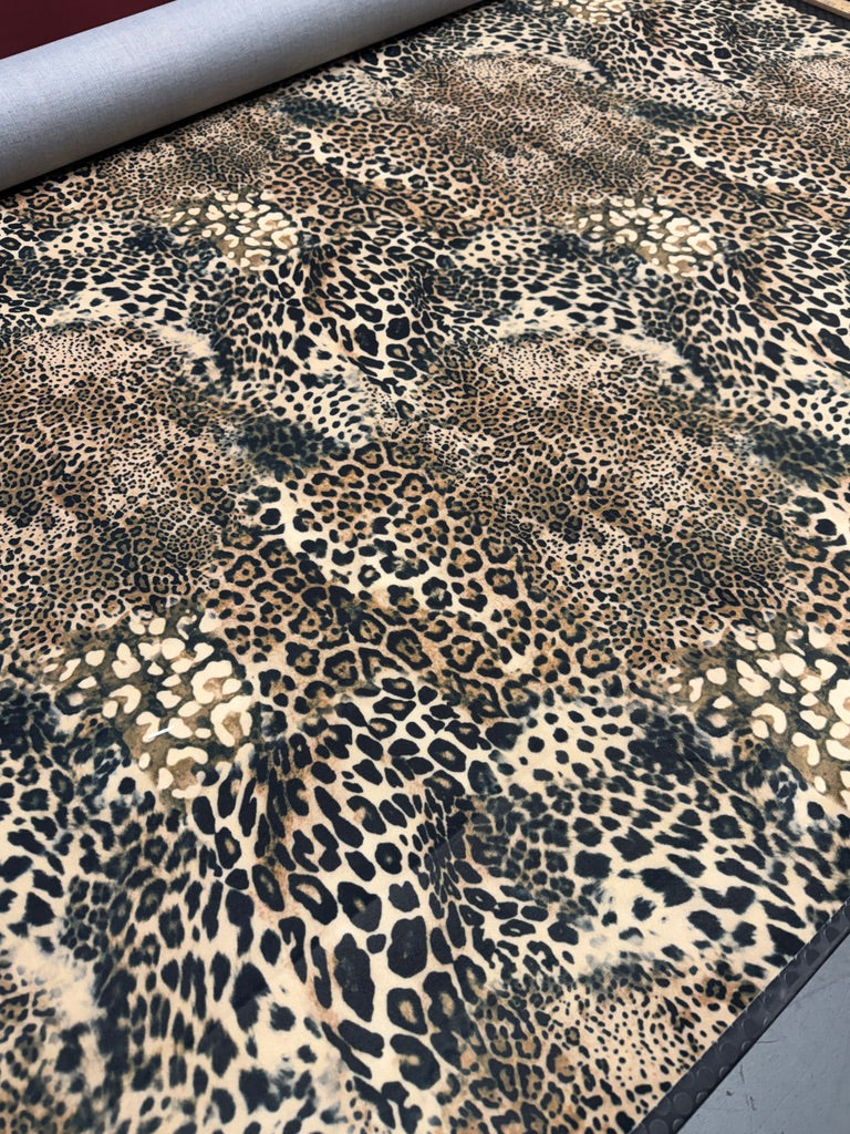 0606 Fabric Abstract Leopard
