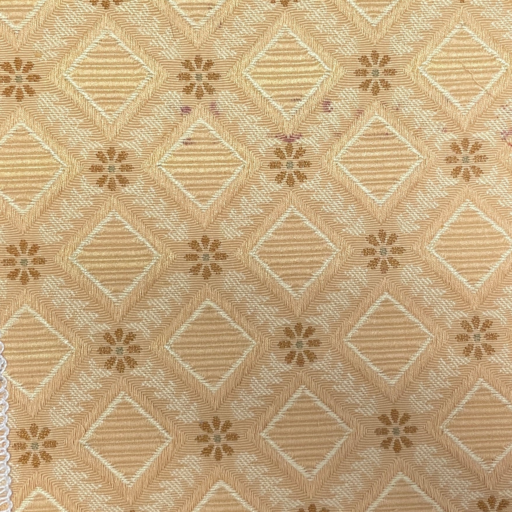 0572 Fabric Yellow Lattice