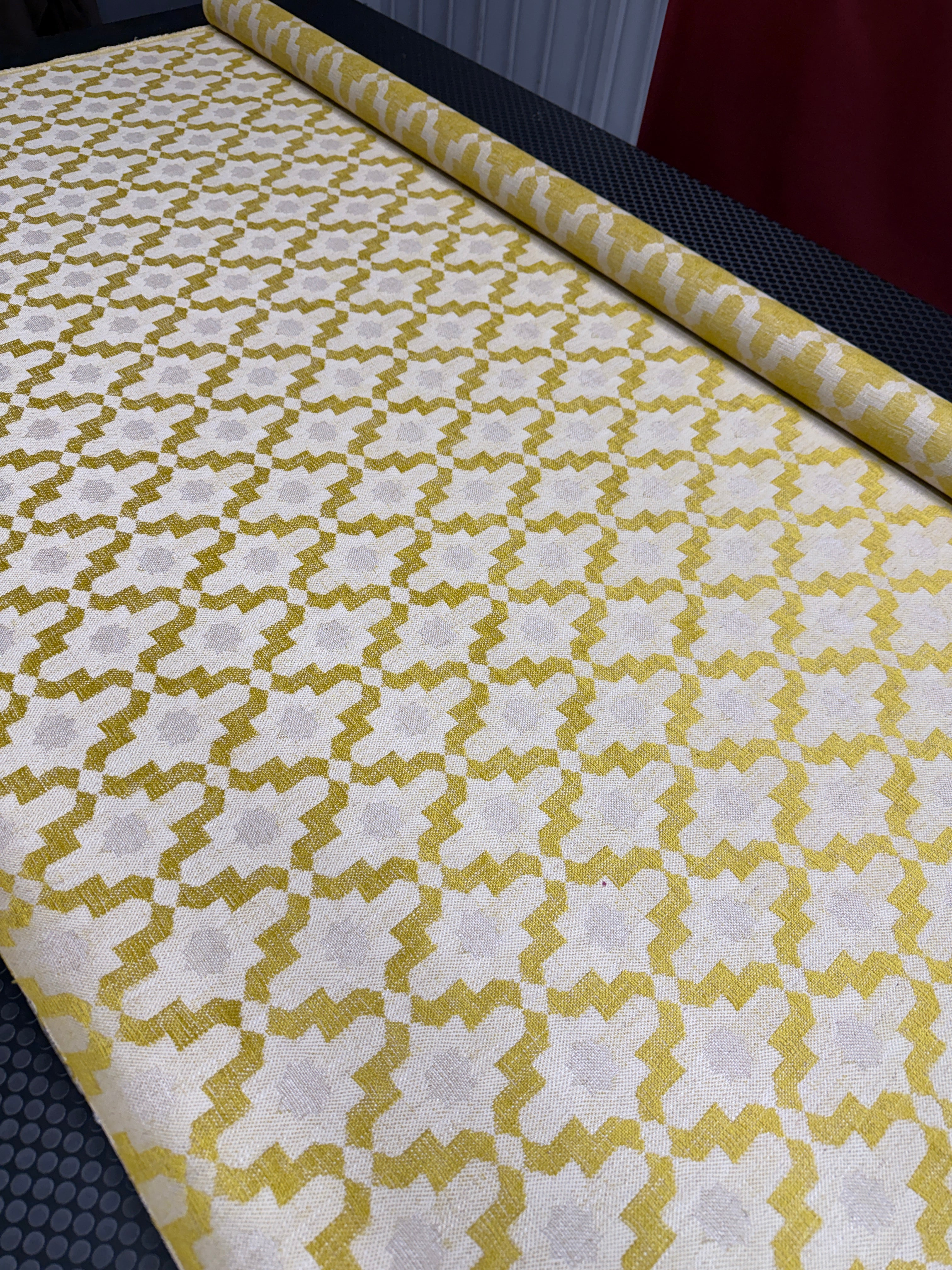 0543  Sunburst Ivory-Mustard