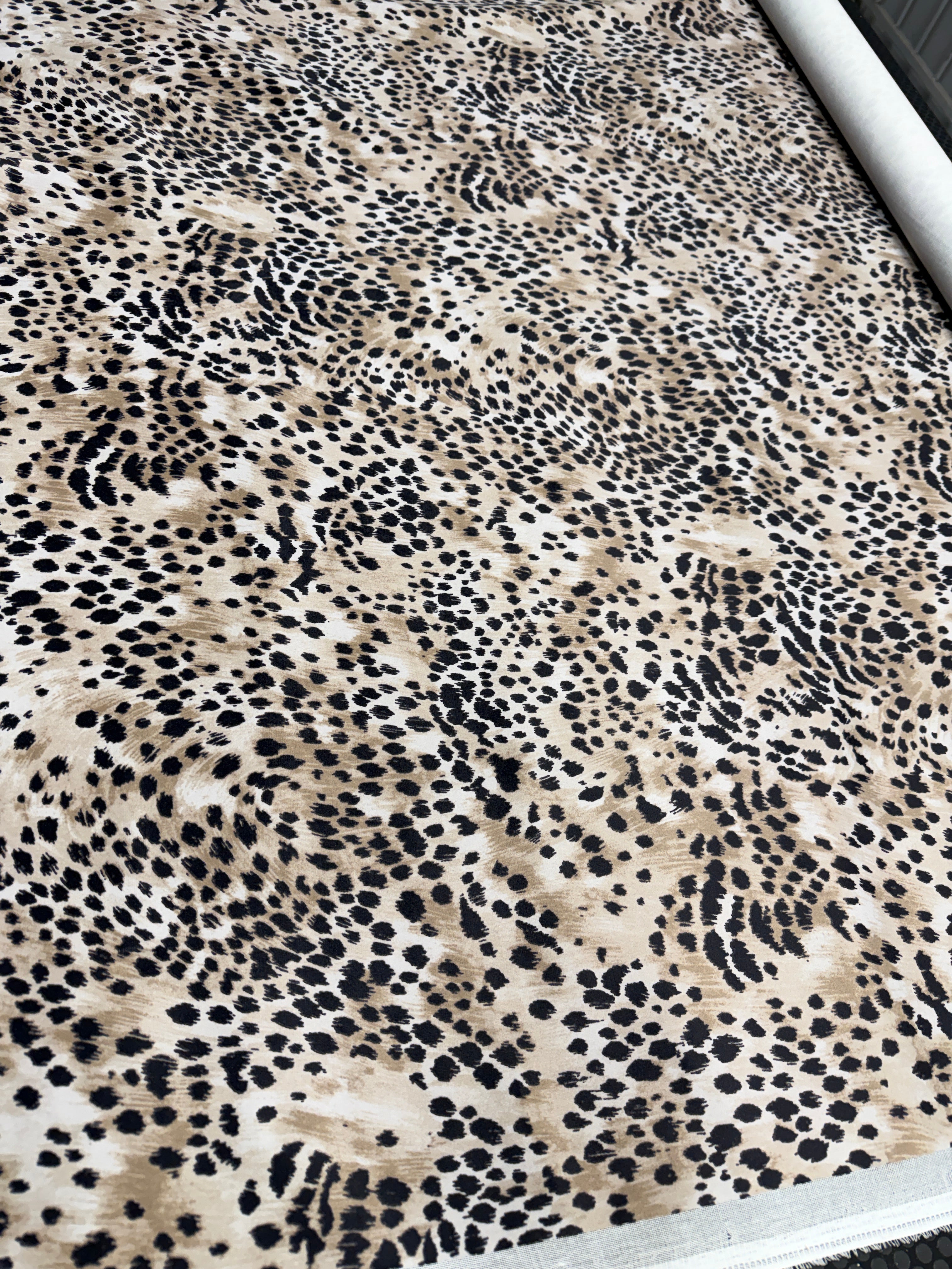 0441 Savannah Spot Velvet