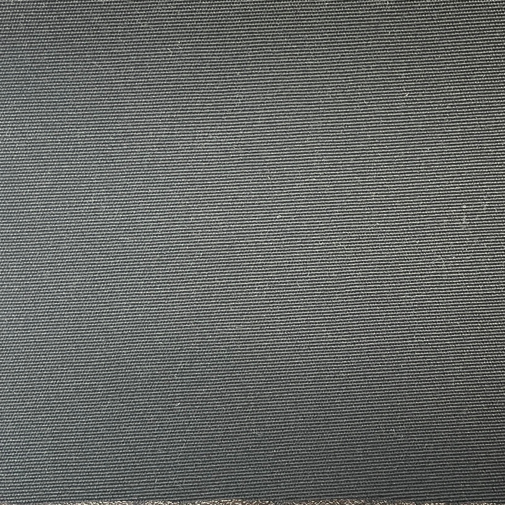 0580 Canvas Black